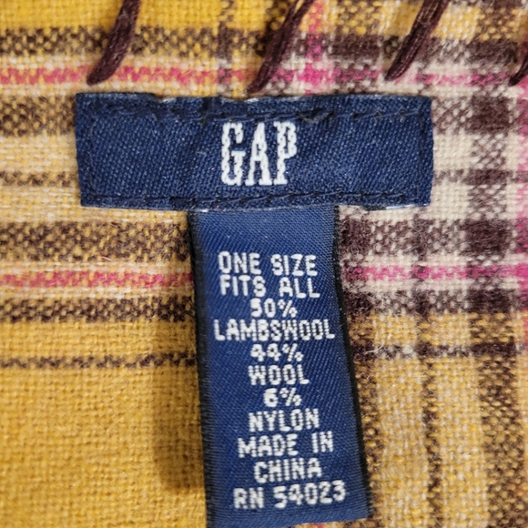 Gap Wool Plaid Patch Scarf - Picture 7 of 8